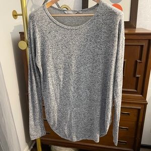 Athleta Gray long sleeve lightweight sweater pullover
